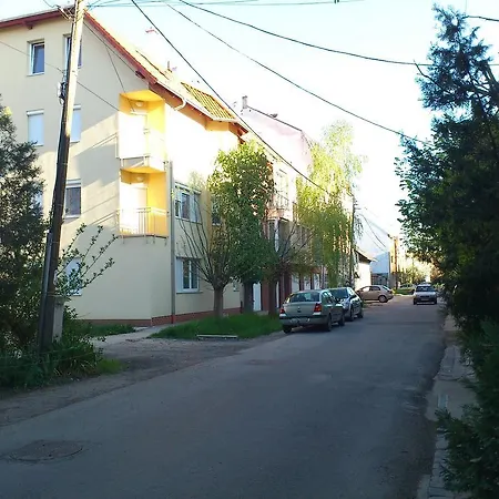 아파트 Rona Apartman