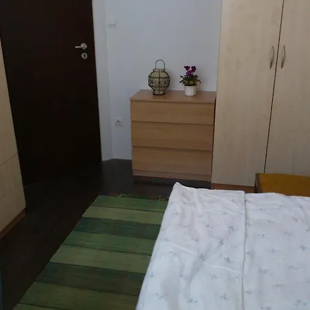 아파트 Rona Apartman *
