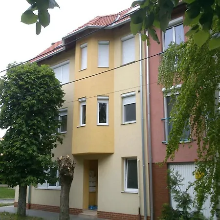 Rona Apartman 아파트 *