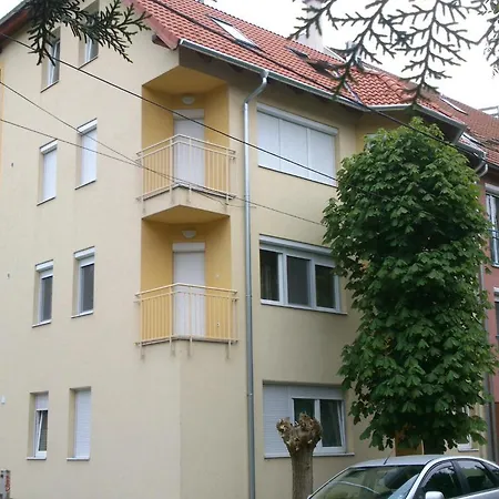 Rona Apartman