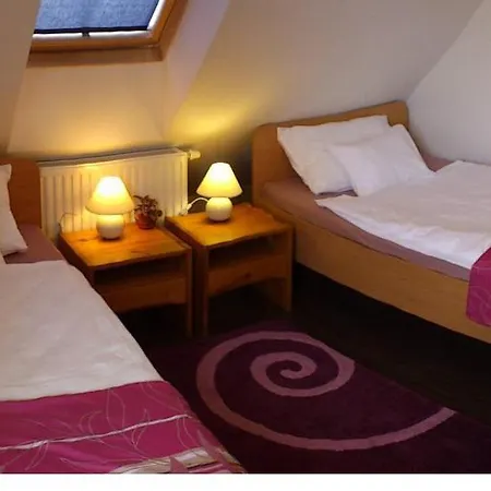 Rona Apartman