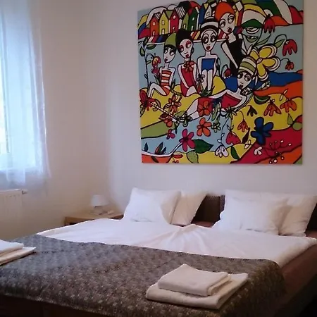Rona Apartman *
